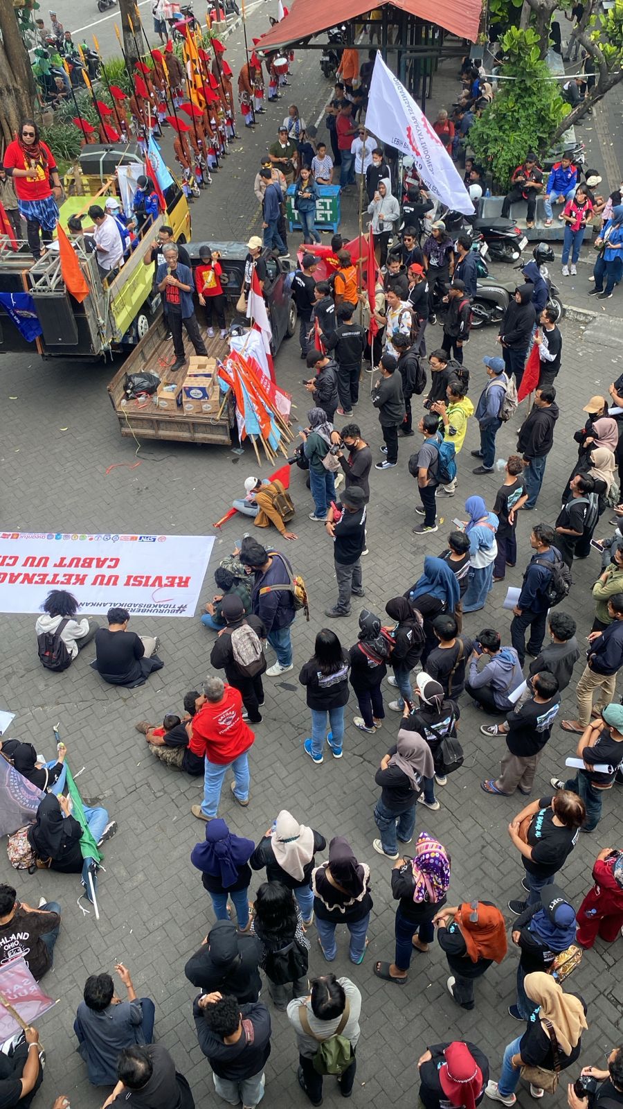 Gelar Aksi Hari Buruh, Aliansi Mahasiswa-Masyarakat Jogja Sampaikan Ragam Tuntutan